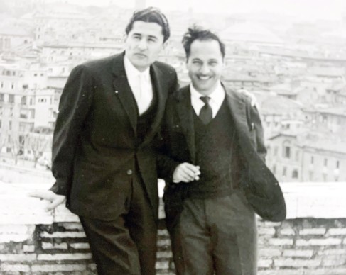 مردی با جانی  از نتاج هرگز  و تنی از تبارِ هیچ